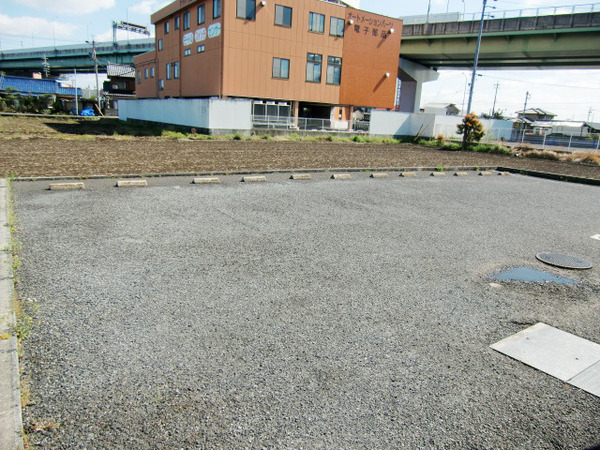 小牧市多気中町　貸店舗
