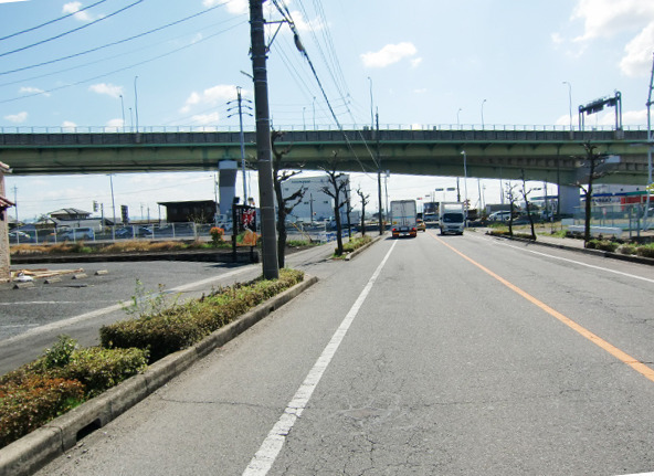 小牧市多気中町　貸店舗