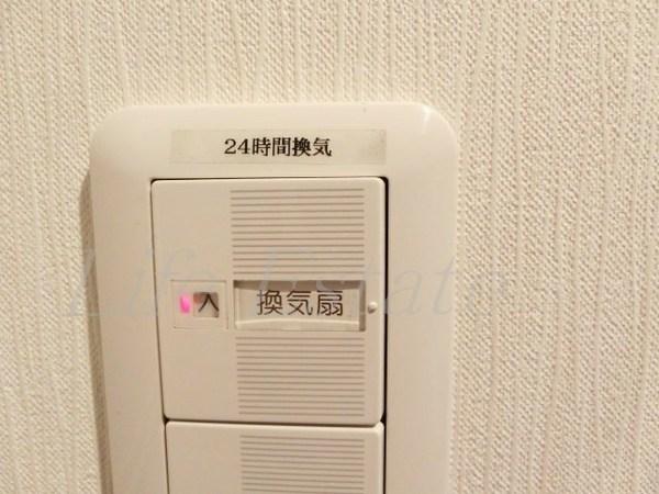 エスカーサ心斎橋EAST