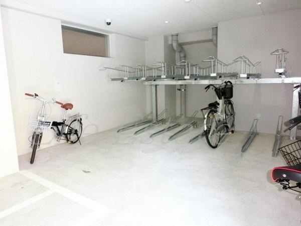 エスカーサ心斎橋EAST