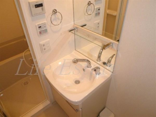 スワンズ心斎橋イースト