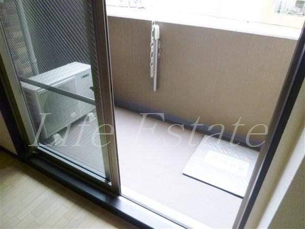 大阪市中央区南船場１丁目のマンション