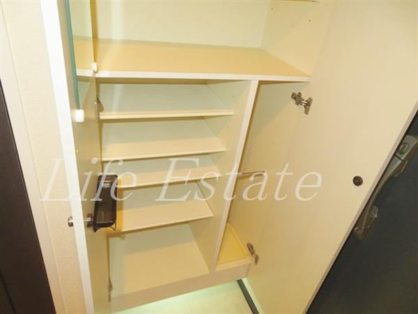 大阪市中央区備後町１丁目のマンション