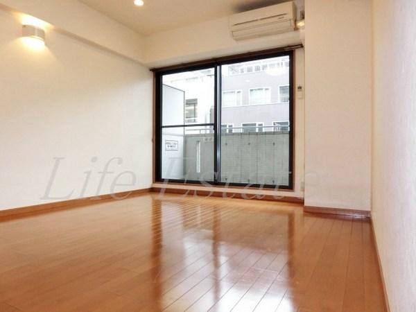 大阪市中央区南船場２丁目のマンション