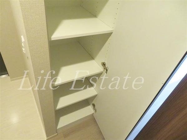 大阪市中央区安土町３丁目のマンション