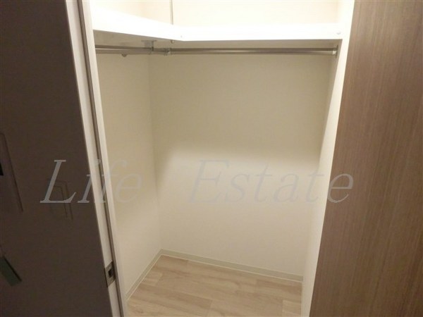 プレサンス堺筋本町駅前