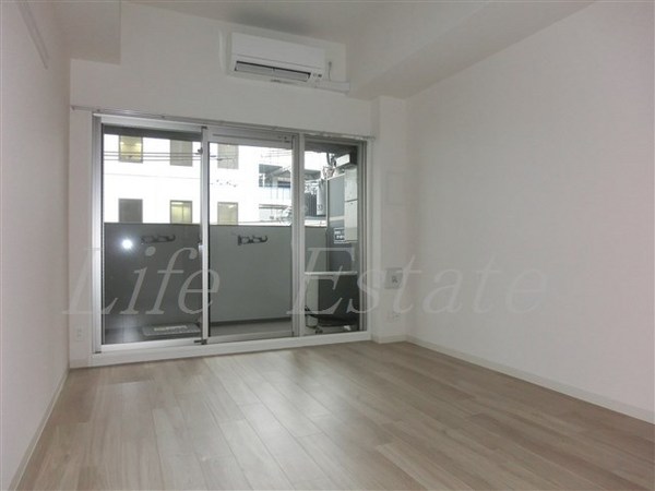 プレサンス堺筋本町駅前