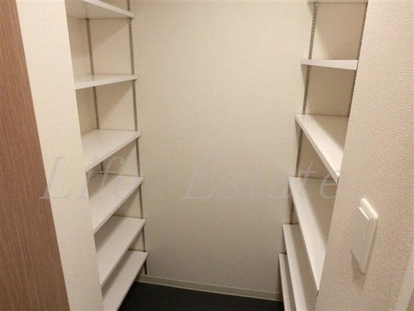 プレサンス堺筋本町駅前