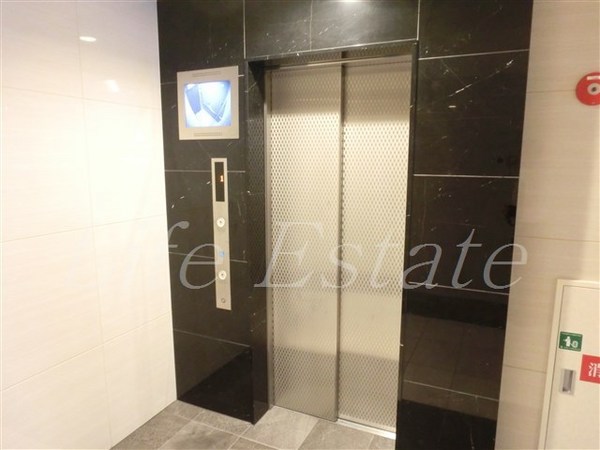 プレサンス堺筋本町駅前