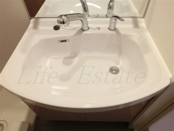 プレサンス堺筋本町駅前