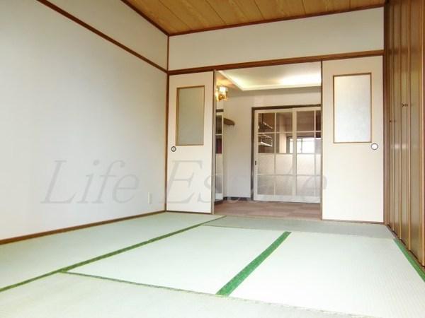 ニチエイビル