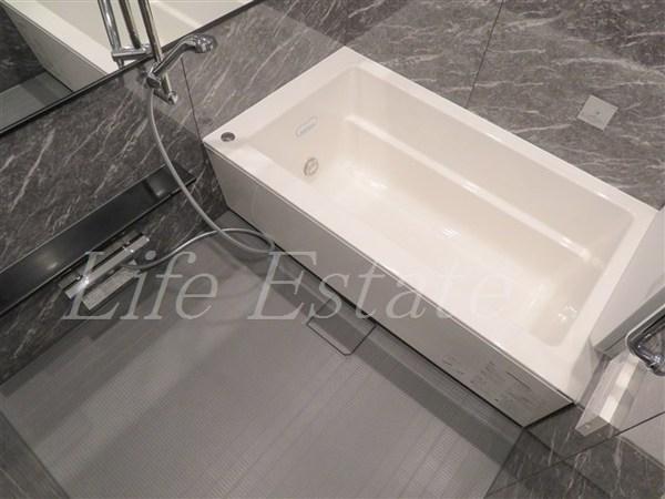 大阪市中央区南本町１丁目のマンション