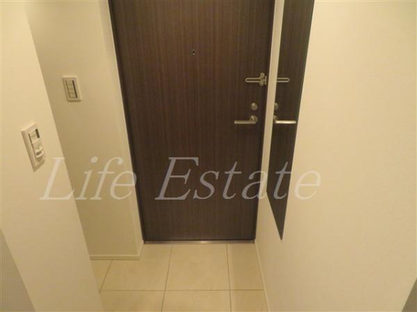 コンフォリア・リヴ谷町四丁目(玄関)