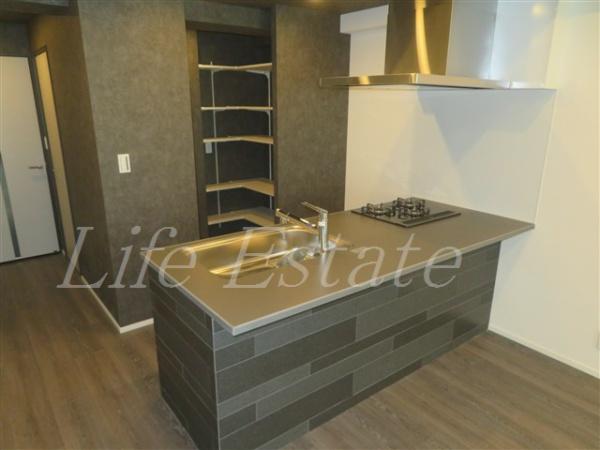 コンフォリア・リヴ谷町四丁目(キッチン)