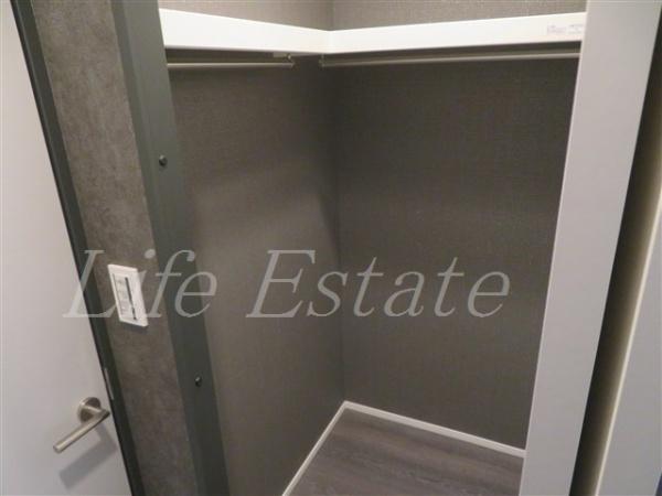 コンフォリア・リヴ谷町四丁目(収納)