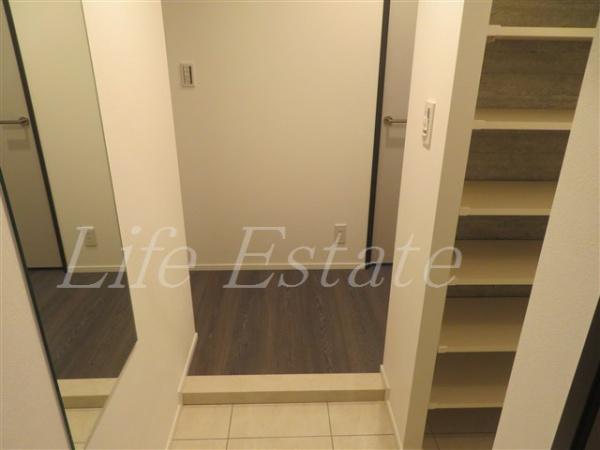 コンフォリア・リヴ谷町四丁目(玄関)