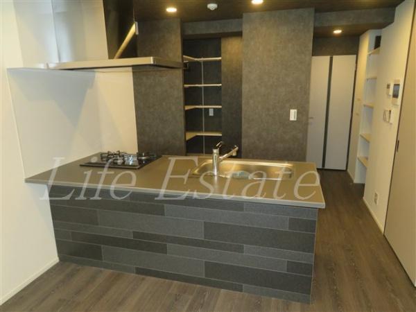 コンフォリア・リヴ谷町四丁目(キッチン)