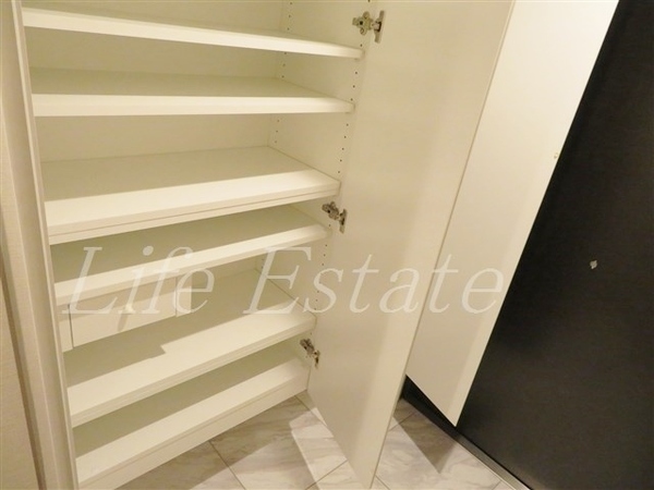 大阪市中央区久太郎町1丁目のマンション(収納)