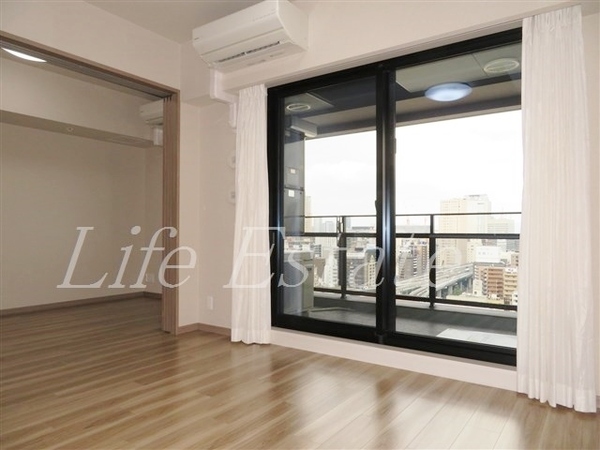 大阪市中央区久太郎町1丁目のマンション(リビング)