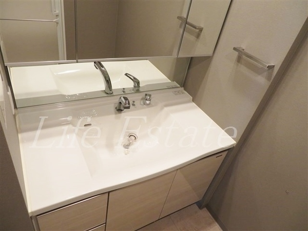 大阪市中央区久太郎町1丁目のマンション(洗面台・洗面所)