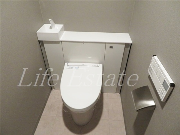 大阪市中央区久太郎町1丁目のマンション(トイレ)