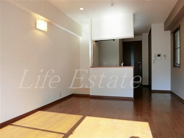 大阪市中央区南船場２丁目のマンション