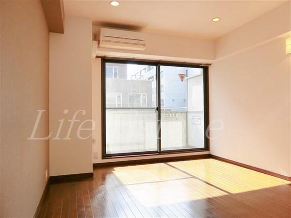 大阪市中央区南船場２丁目のマンション