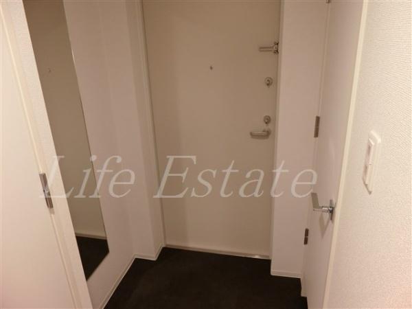 セレニテ本町東リアン(玄関)