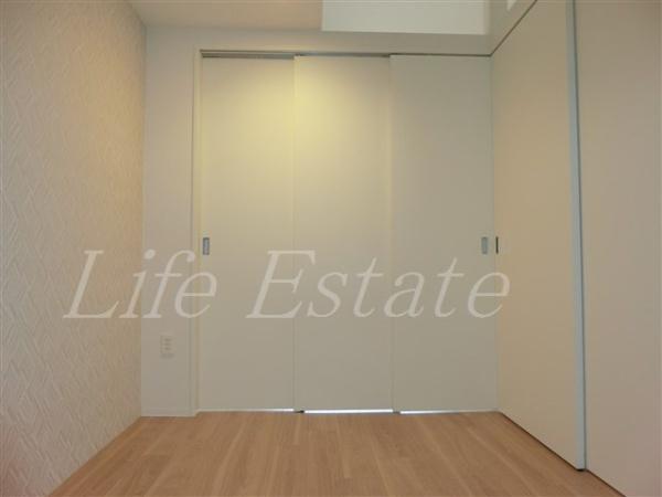 セレニテ本町東リアン(洋室)