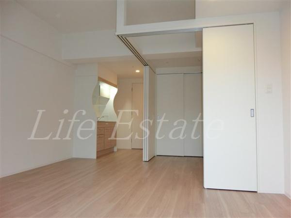 セレニテ本町東リアン(リビング)