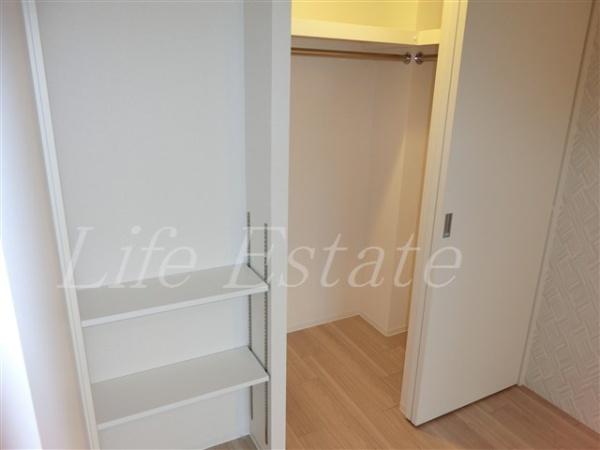 セレニテ本町東リアン(収納)