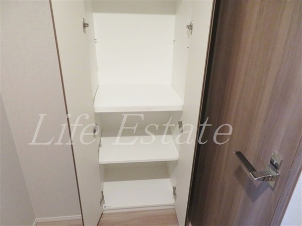 ローレルタワー御堂筋本町(収納)