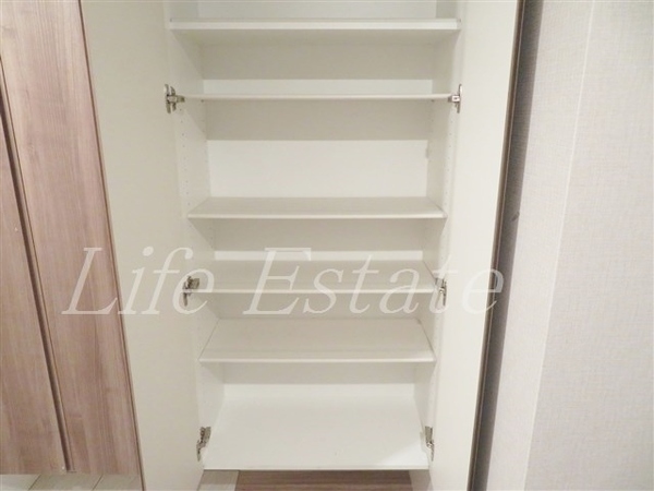 ローレルタワー御堂筋本町(収納)