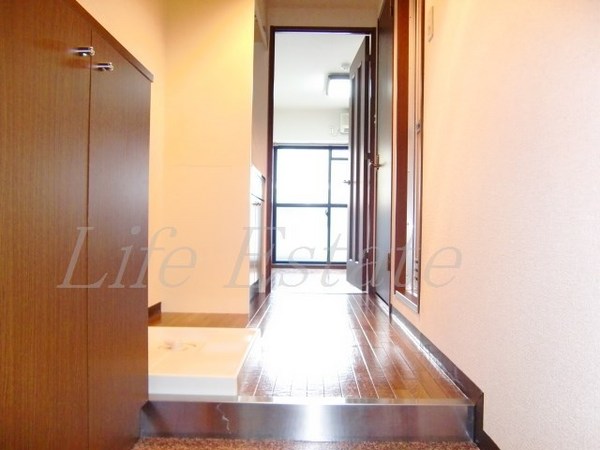 ハイツ・ドアーン(玄関)