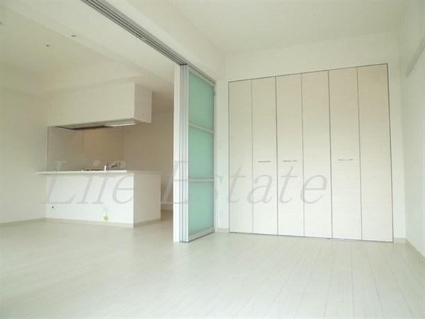 プレサンス心斎橋ラヴィ(洋室)