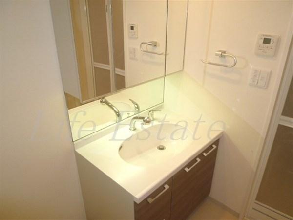 プレサンス心斎橋ラヴィ(洗面台・洗面所)