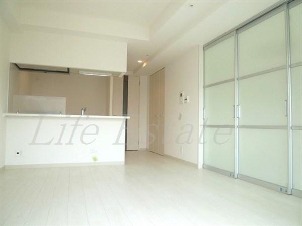 プレサンス心斎橋ラヴィ(リビング)