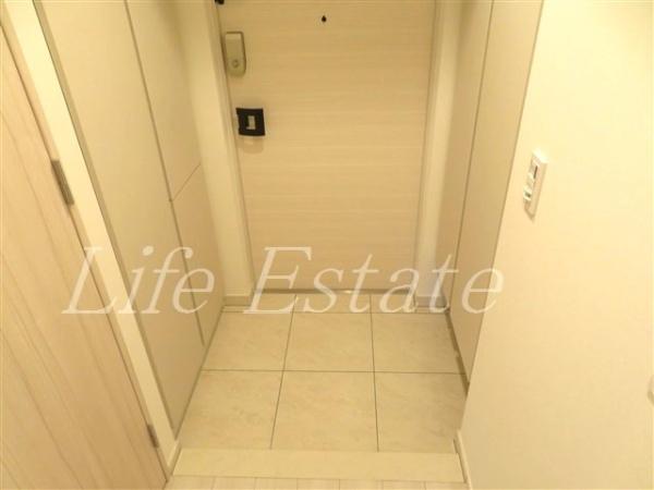 コンフォリア・リヴ北浜淡路町(玄関)