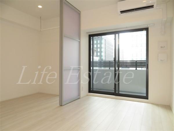 コンフォリア・リヴ北浜淡路町(リビング)