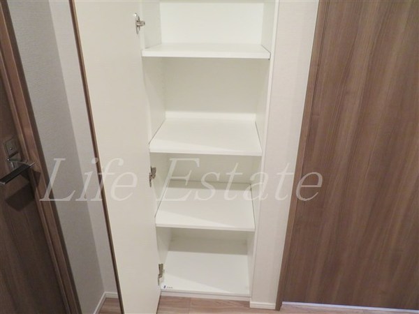 ローレルタワー御堂筋本町(収納)