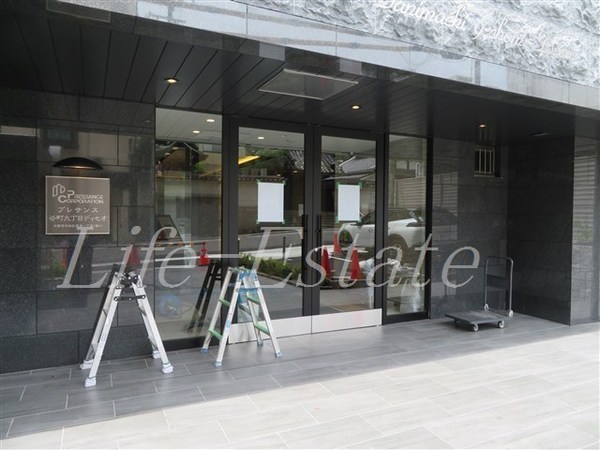 プレサンス谷町九丁目ディセオ(エントランス)