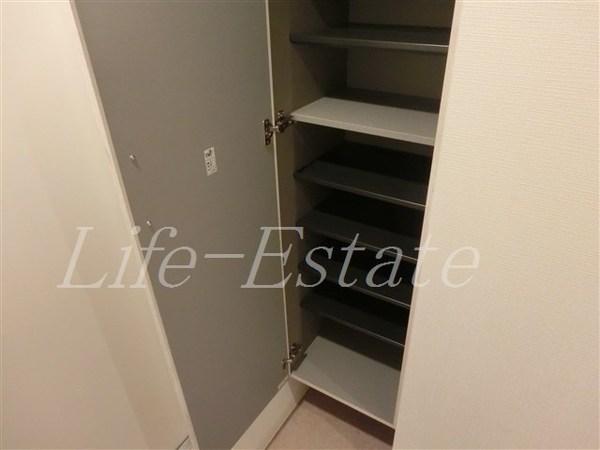 フォーリアライズ本町レクス(収納)