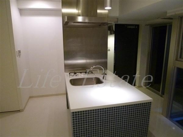 ルクレ堺筋本町レジデンス(キッチン)