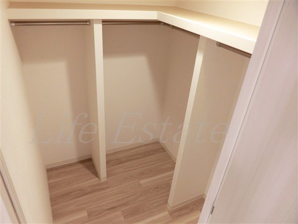 プレサンス心斎橋ニスト