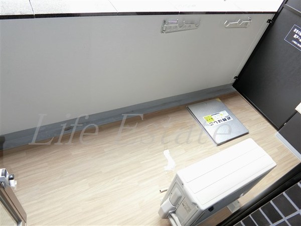 プレサンス心斎橋ニスト