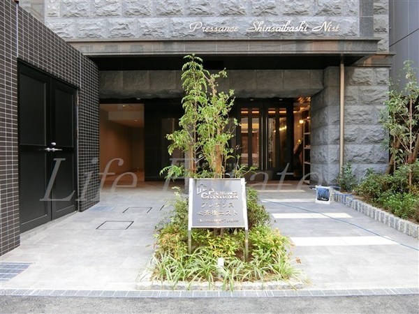 プレサンス心斎橋ニスト