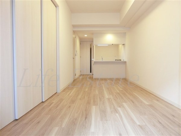 プレサンス心斎橋ニスト