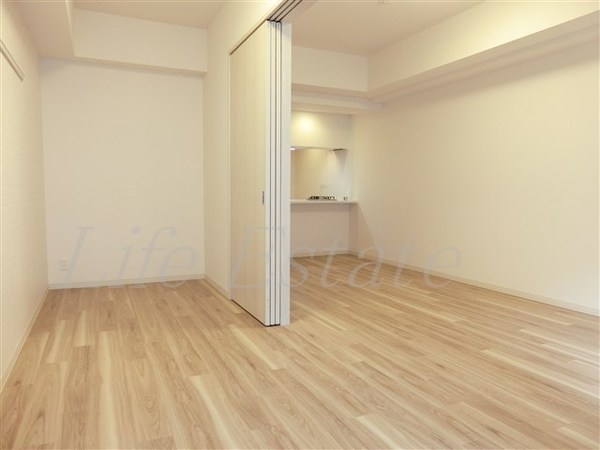 プレサンス心斎橋ニスト