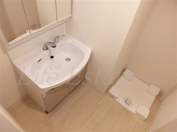 プレサンス心斎橋ニスト