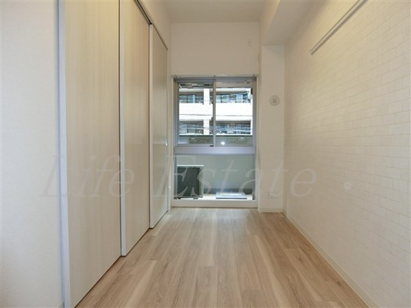 プレサンス心斎橋ニスト